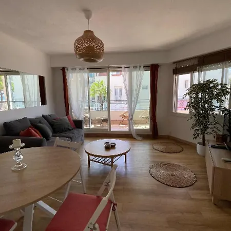 Apartmán Facing The Sea 2 Steps From The Beaches