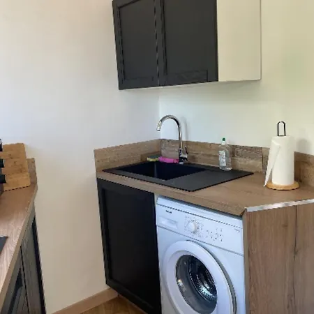 Facing The Sea 2 Steps From The Beaches *