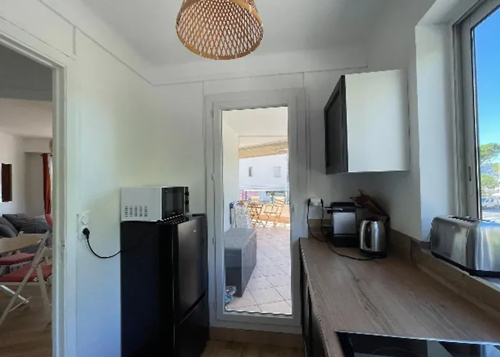 Apartment Facing The Sea 2 Steps From The Beaches