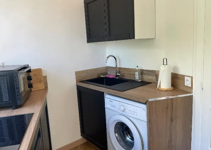 Facing The Sea 2 Steps From The Beaches *